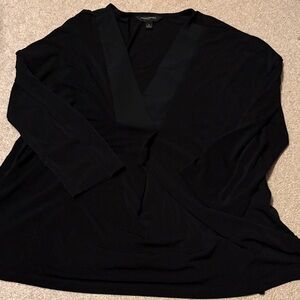 Woman’s Banana Republic Size Large Black V-Neck 3/4 Sleeve Top